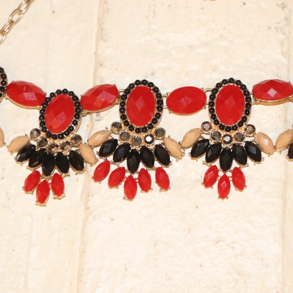 Statement Necklace - Picture 3 of 4